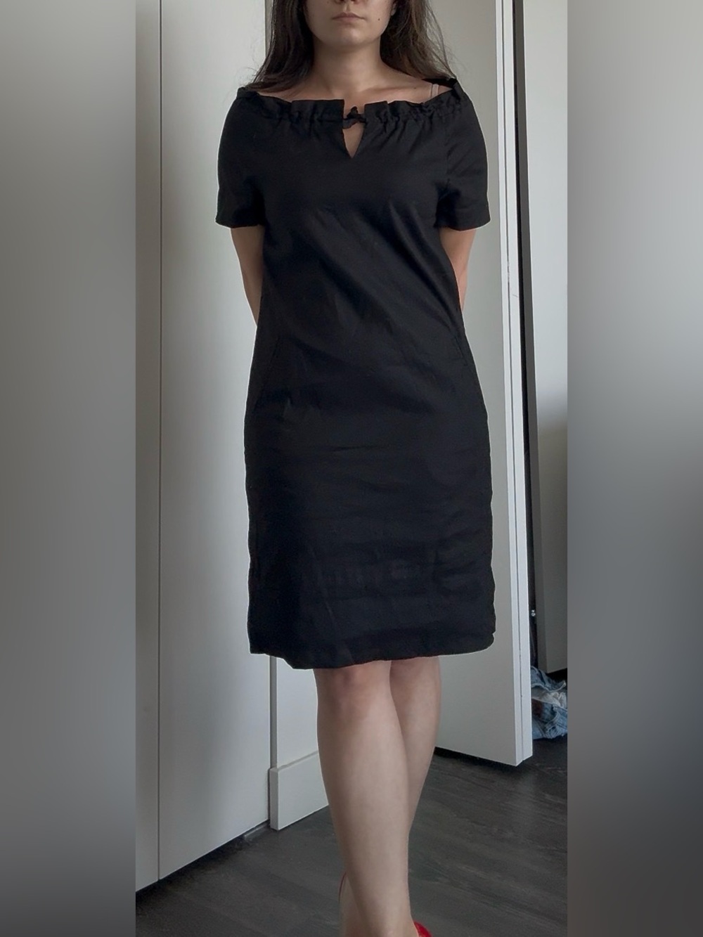 Context Black Short-Sleeve Midi Dress with Tie Neck